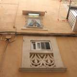 Il bassorilievo che ritrae un'altra Madonna addolorata in strada San Marco. Non � facile notarlo in quanto posizionato sulla facciata di un palazzo